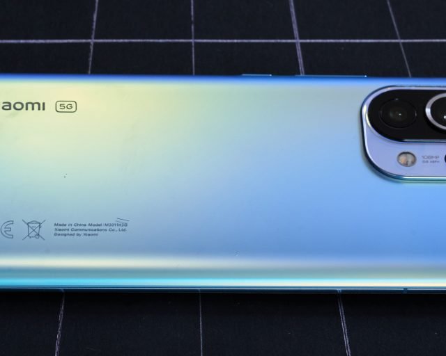 Обзор Xiaomi Mi 11 — изящного, продуманного и сбалансированного смартфона